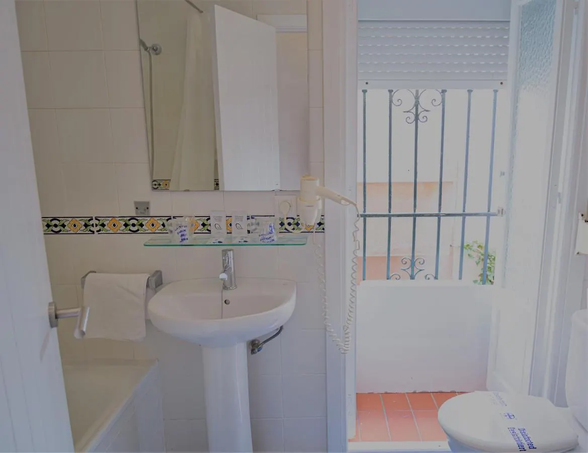 Hostal La Calzada Tarifa Guest house